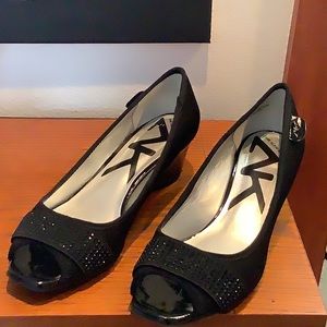 Women’s shoes size 8